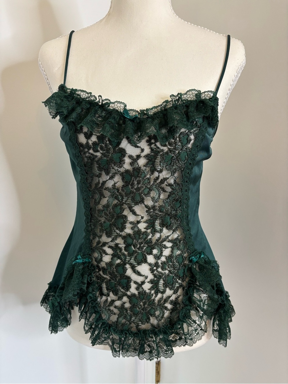 Green Floral Lace Bow Ruffle Adjustable Strap Camisole Women’s Regular Size M